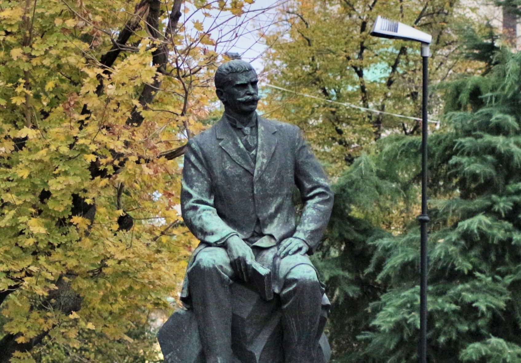 Иван Вазов, паметник