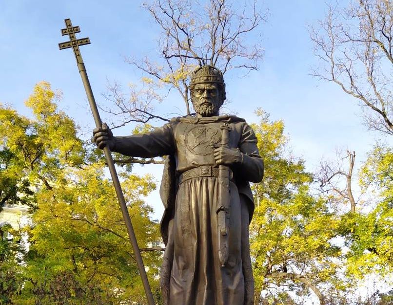 Цар Самуил, паметник