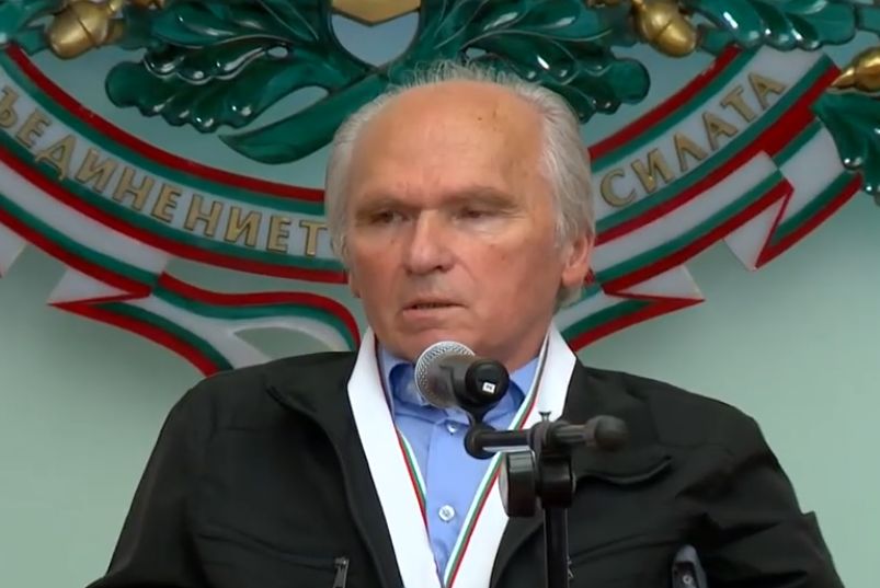 Иван Николов