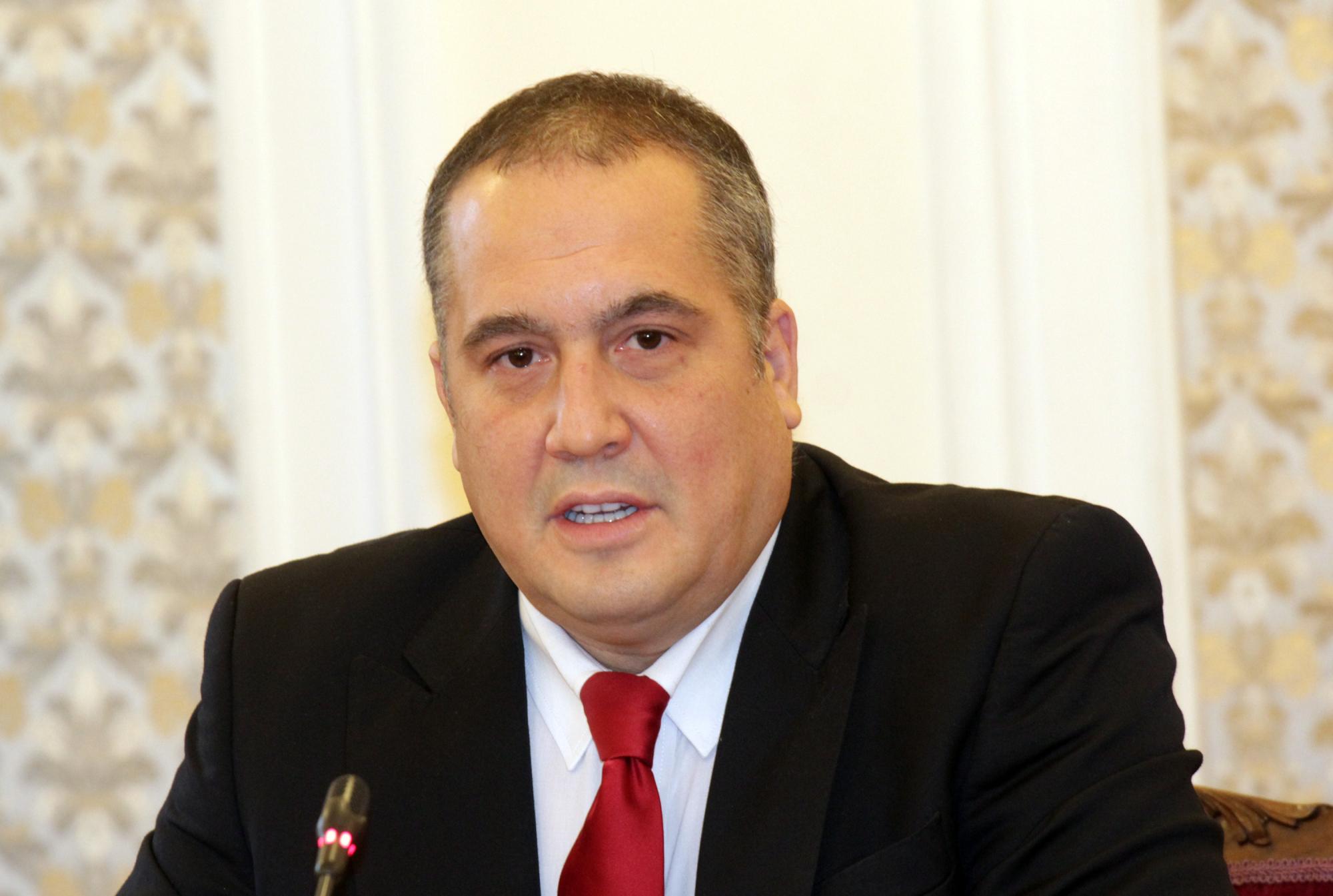 Слави Бинев